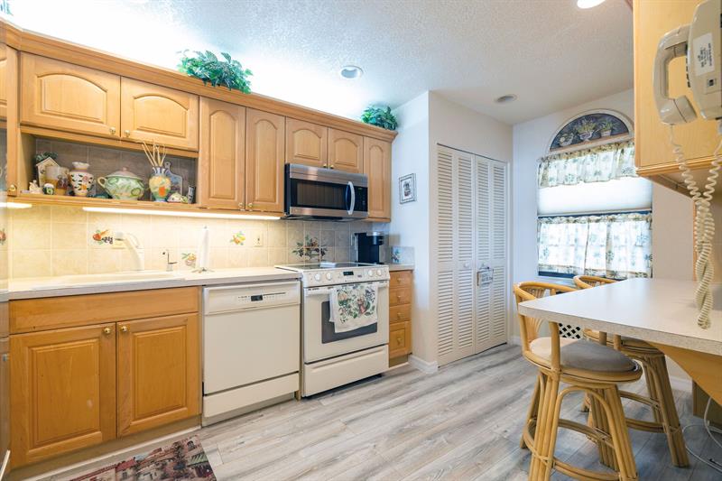 Image 15 of 32 For 3100 48th St  609