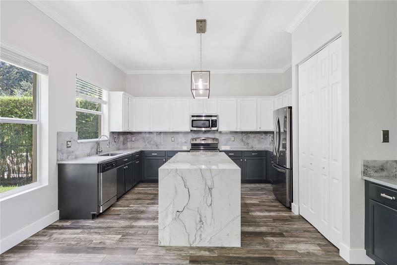 Image 12 of 44 For 4010 Key Lime Blvd