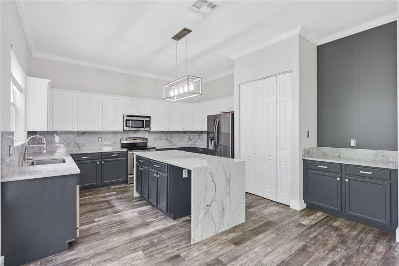 Image 13 of 44 For 4010 Key Lime Blvd