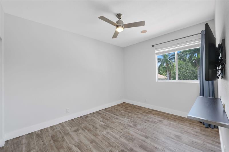 Image 26 of 44 For 4010 Key Lime Blvd