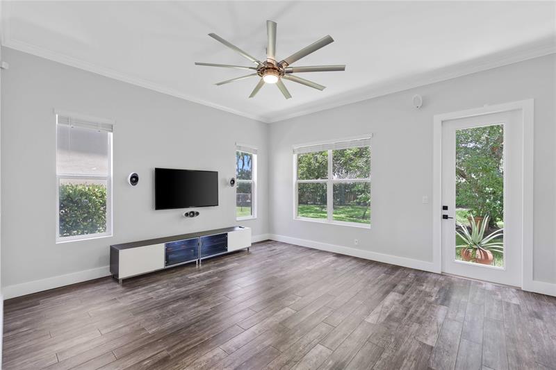 Image 9 of 44 For 4010 Key Lime Blvd