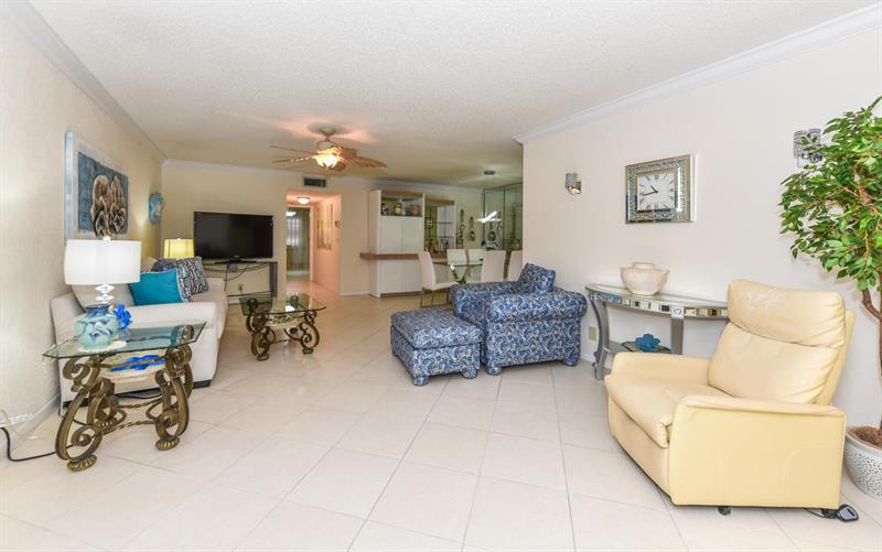 Image 10 of 31 For 1382 High Point Way Ne B