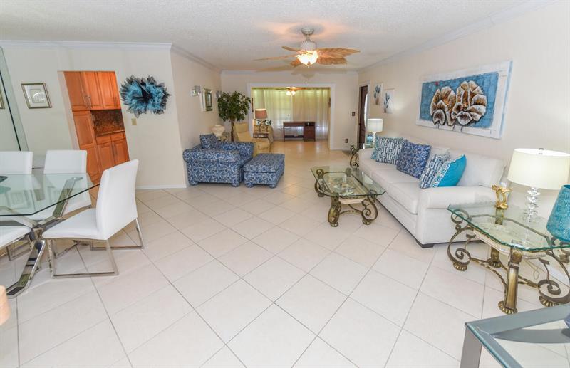 Image 13 of 31 For 1382 High Point Way Ne B
