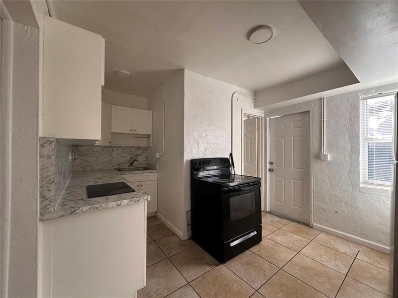 Image 10 of 16 For 728 6th St  B