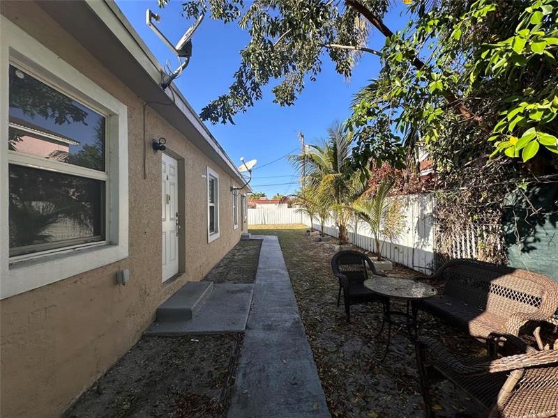 Image 15 of 16 For 728 6th St  B