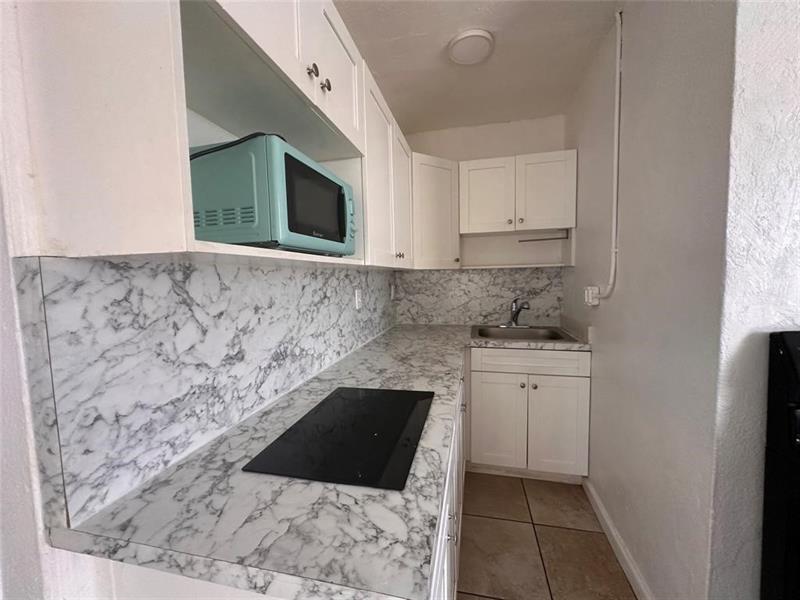 Image 3 of 16 For 728 6th St  B