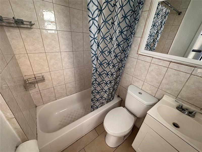 Image 9 of 16 For 728 6th St  B
