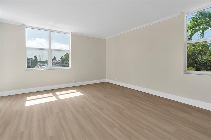 Image 28 of 54 For 3233 32nd Ave  204