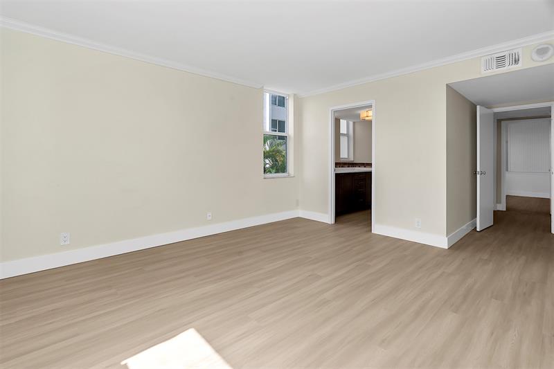 Image 30 of 54 For 3233 32nd Ave  204