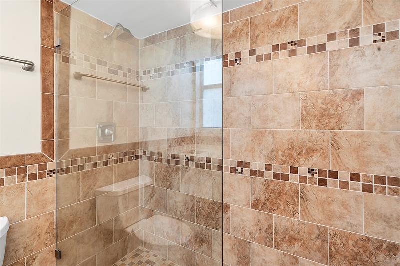 Image 32 of 54 For 3233 32nd Ave  204