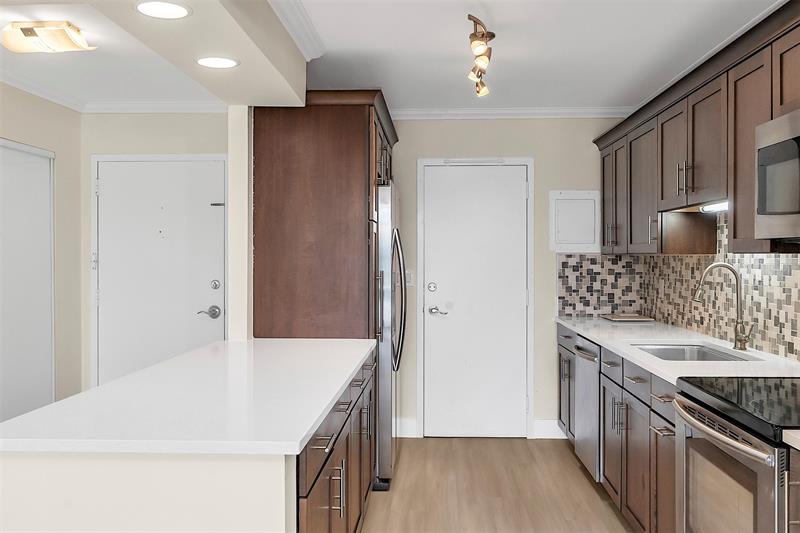 Image 4 of 54 For 3233 32nd Ave  204