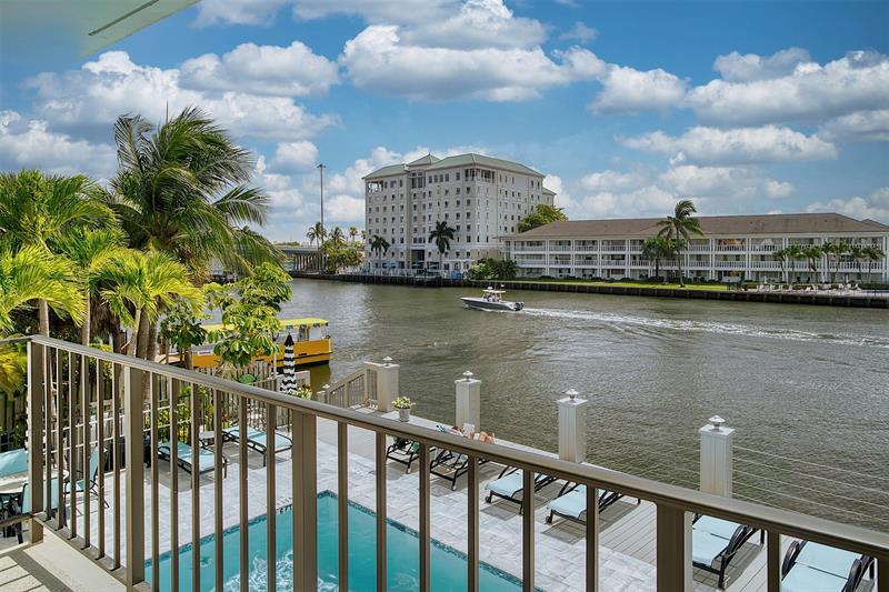 Image 41 of 54 For 3233 32nd Ave  204