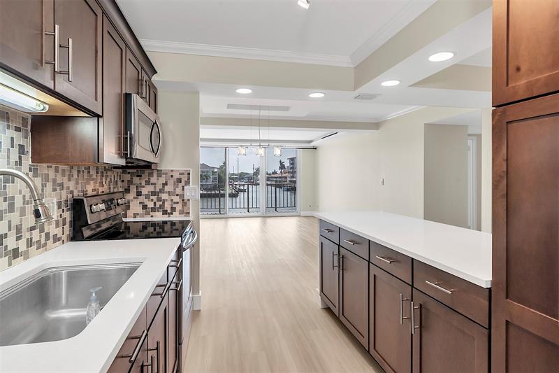 Image 5 of 54 For 3233 32nd Ave  204