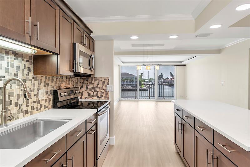 Image 7 of 54 For 3233 32nd Ave  204