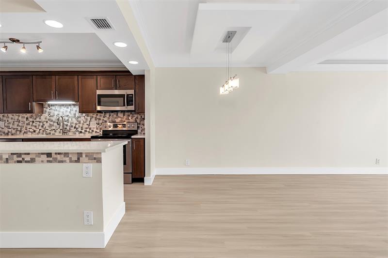 Image 8 of 54 For 3233 32nd Ave  204