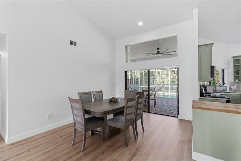 Image 11 of 44 For 10531 159th Ct