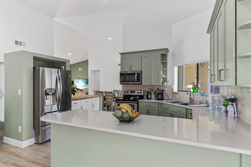 Image 15 of 44 For 10531 159th Ct