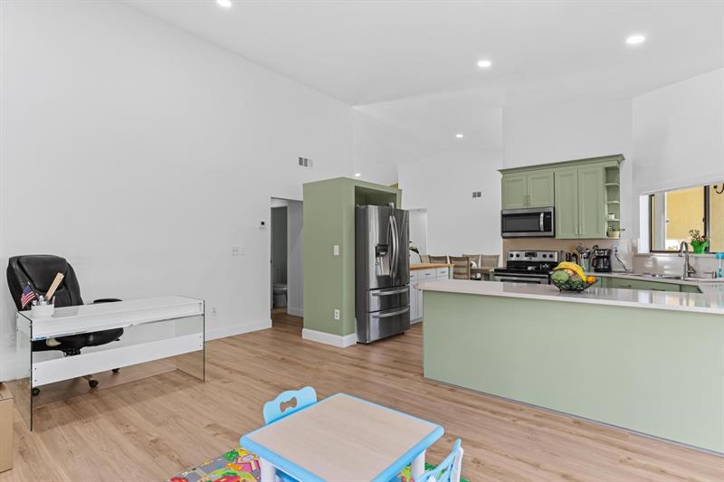 Image 16 of 44 For 10531 159th Ct