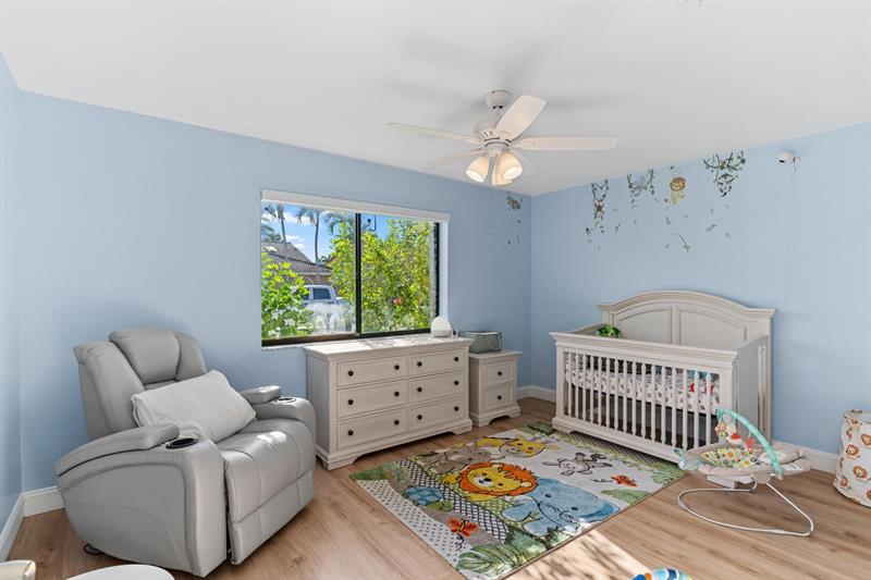 Image 23 of 44 For 10531 159th Ct