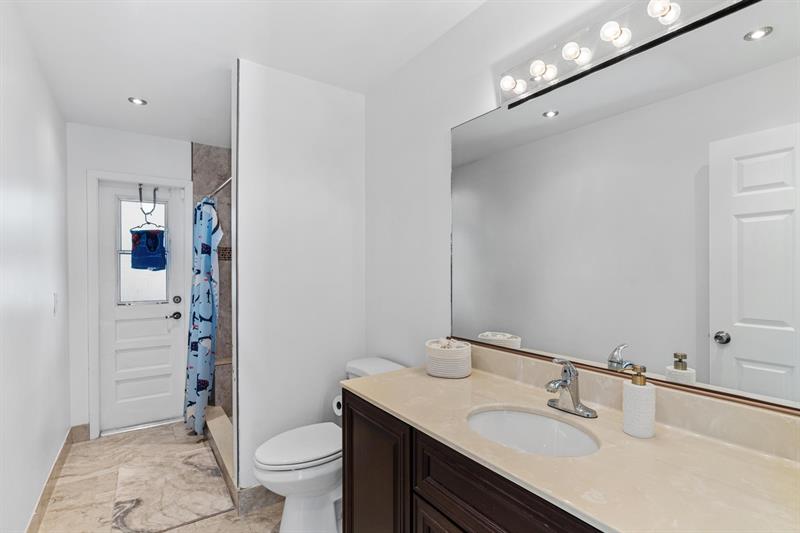 Image 24 of 44 For 10531 159th Ct