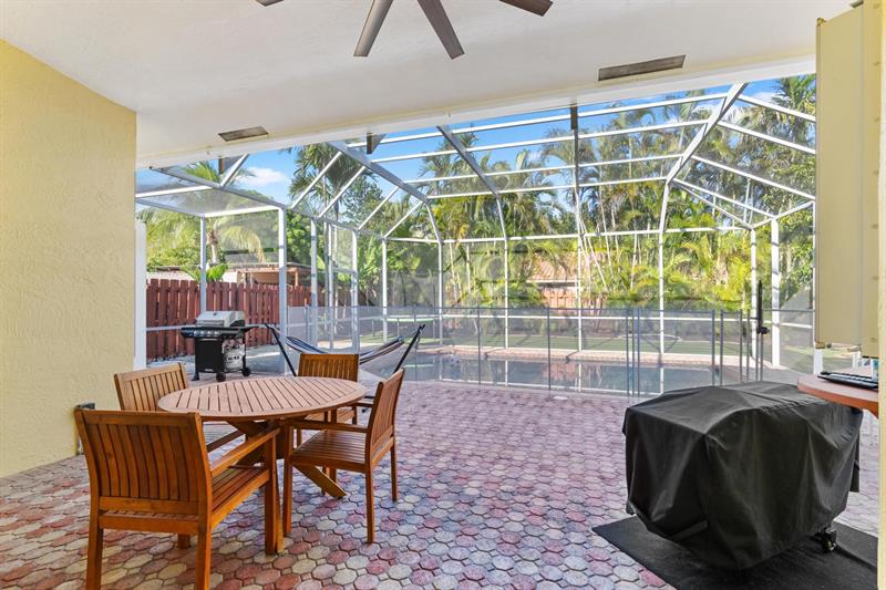 Image 27 of 44 For 10531 159th Ct
