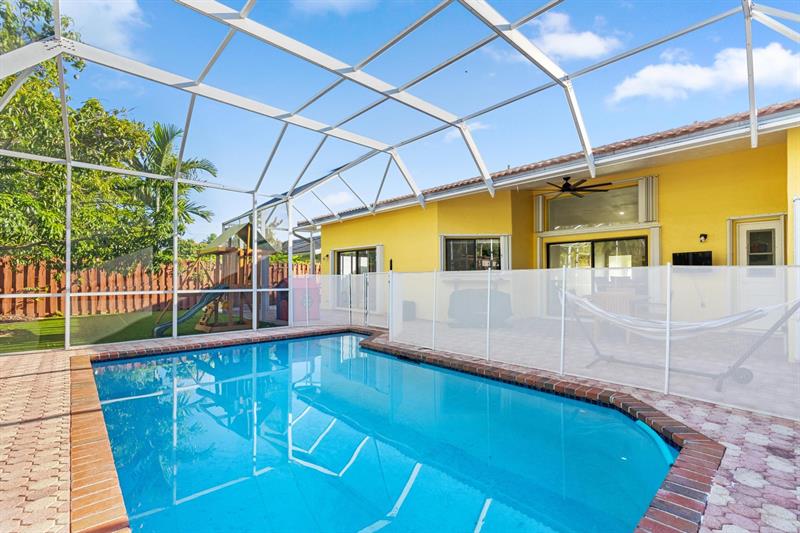 Image 30 of 44 For 10531 159th Ct
