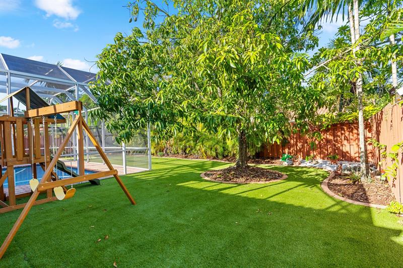 Image 36 of 44 For 10531 159th Ct