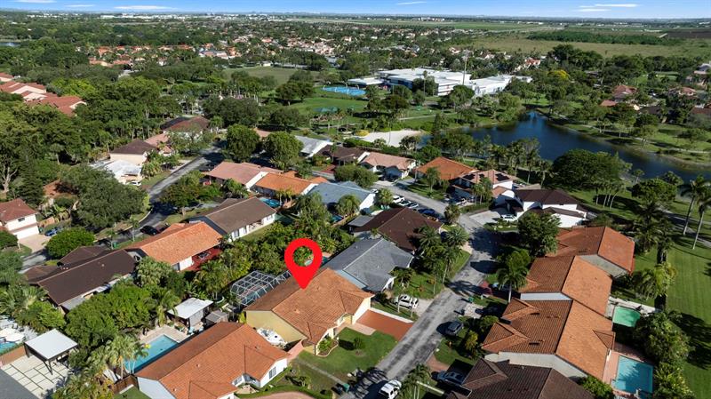 Image 39 of 44 For 10531 159th Ct