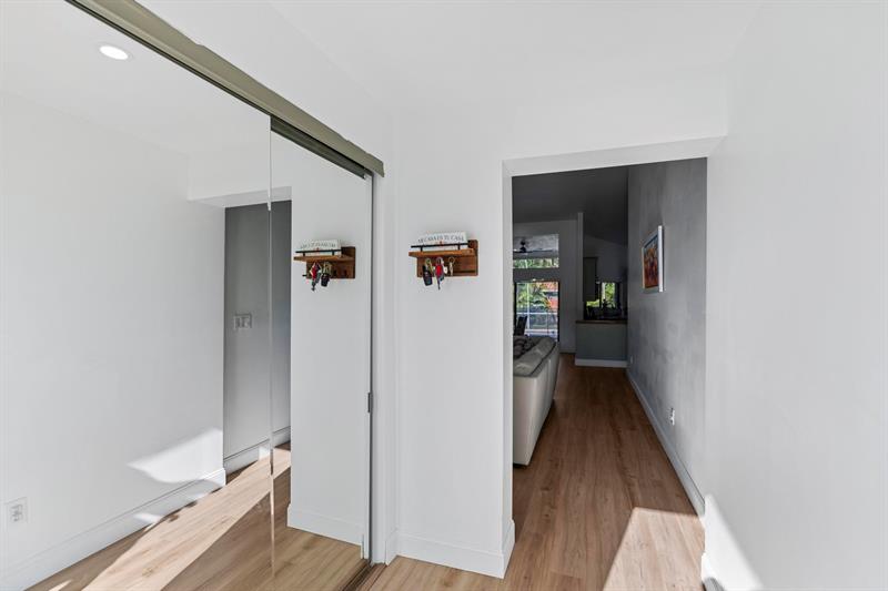 Image 7 of 44 For 10531 159th Ct