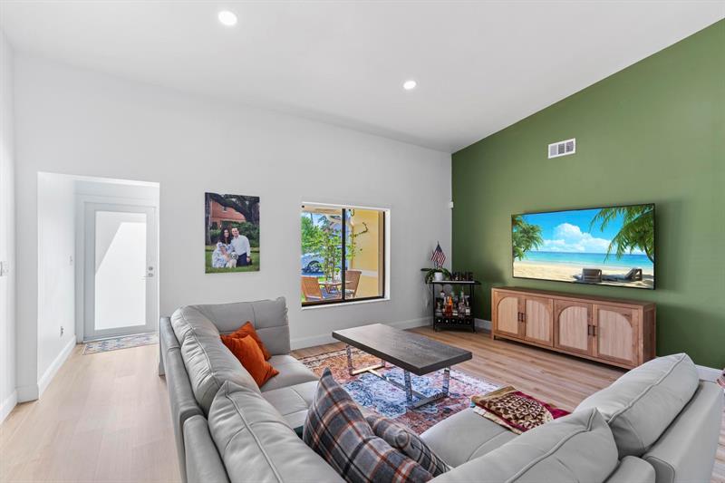 Image 9 of 44 For 10531 159th Ct