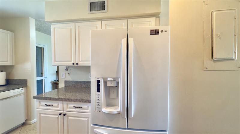 Image 10 of 34 For 7708 Margate Blvd  C 3-7