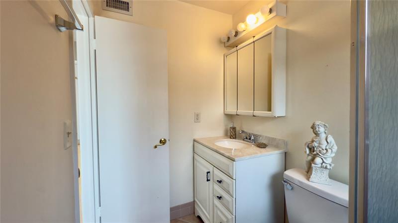 Image 20 of 34 For 7708 Margate Blvd  C 3-7