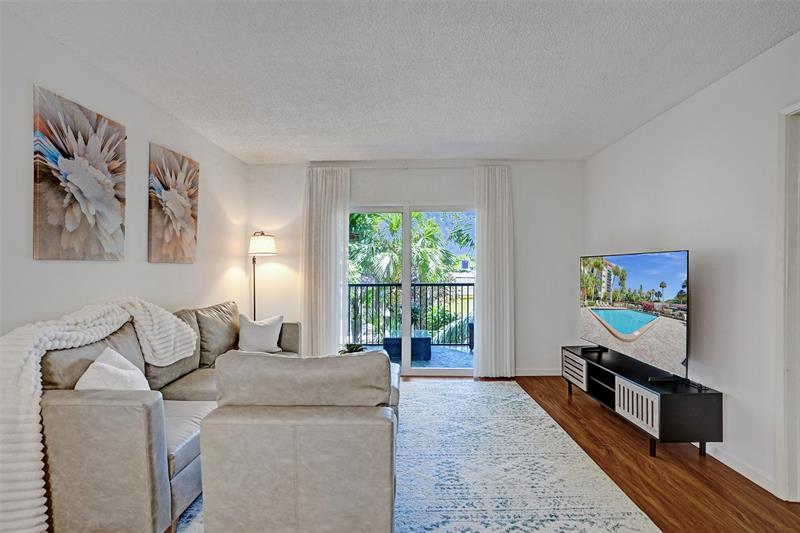 Image 14 of 34 For 2350 14th Street Cswy  203