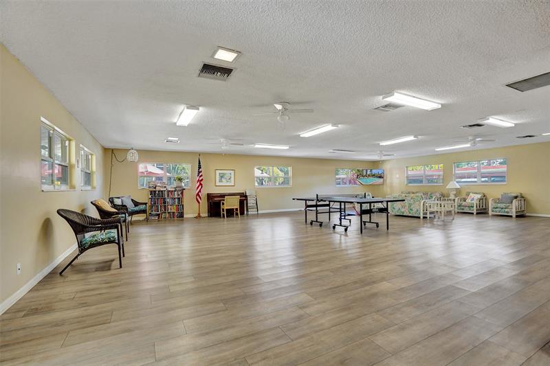 Image 29 of 34 For 2350 14th Street Cswy  203