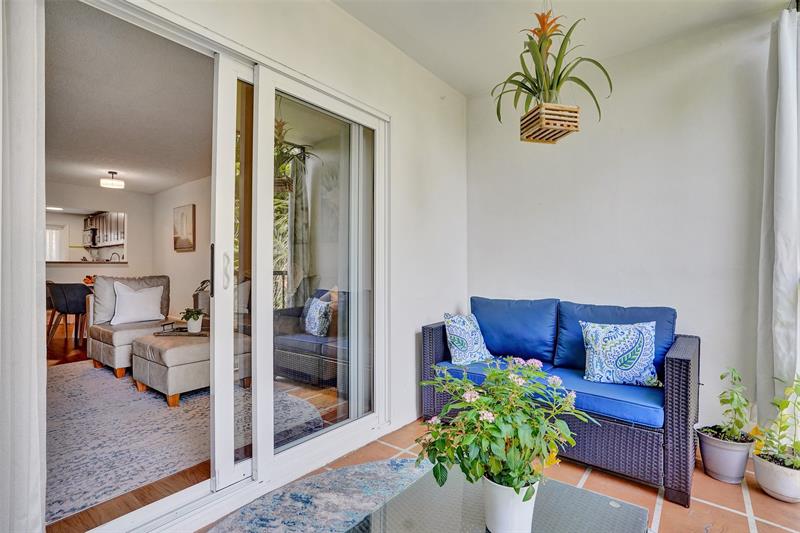 Image 4 of 34 For 2350 14th Street Cswy  203