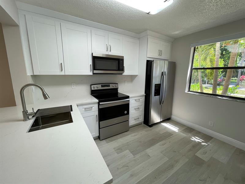 Image 12 of 49 For 5741 Riverside Dr  101-a