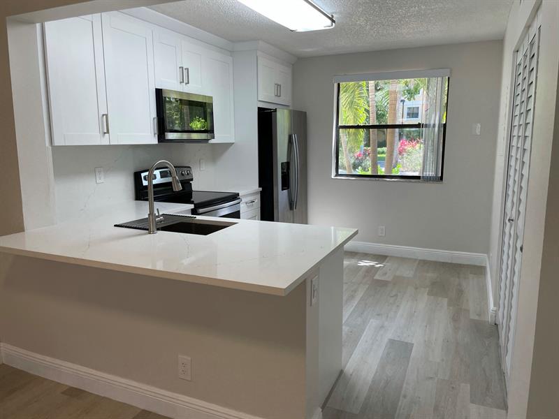 Image 15 of 49 For 5741 Riverside Dr  101-a