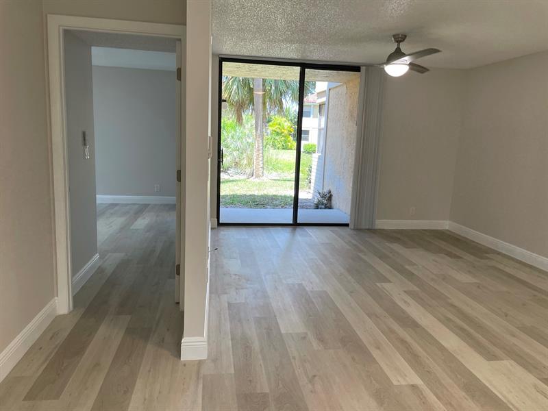 Image 22 of 49 For 5741 Riverside Dr  101-a