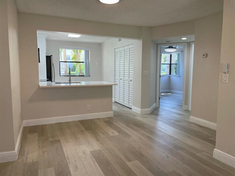 Image 3 of 49 For 5741 Riverside Dr  101-a