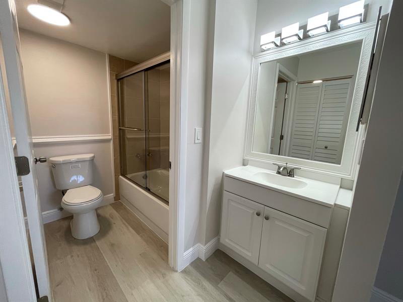 Image 40 of 49 For 5741 Riverside Dr  101-a