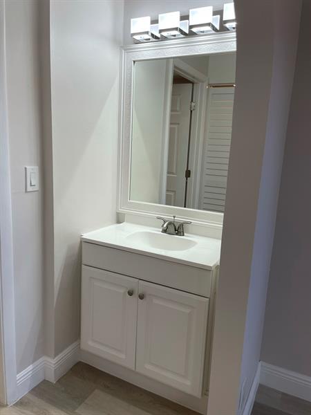 Image 41 of 49 For 5741 Riverside Dr  101-a