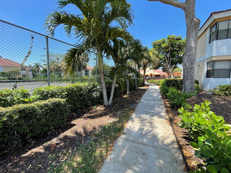 Image 47 of 49 For 5741 Riverside Dr  101-a