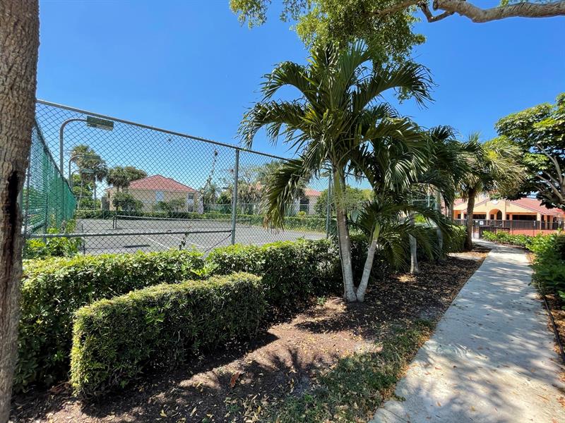 Image 48 of 49 For 5741 Riverside Dr  101-a