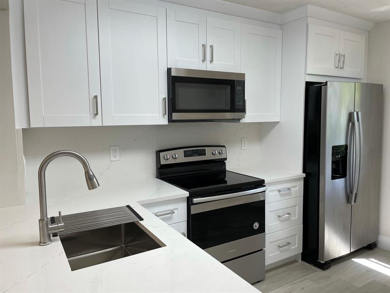 Image 5 of 49 For 5741 Riverside Dr  101-a