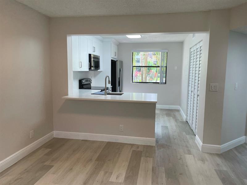 Image 8 of 49 For 5741 Riverside Dr  101-a