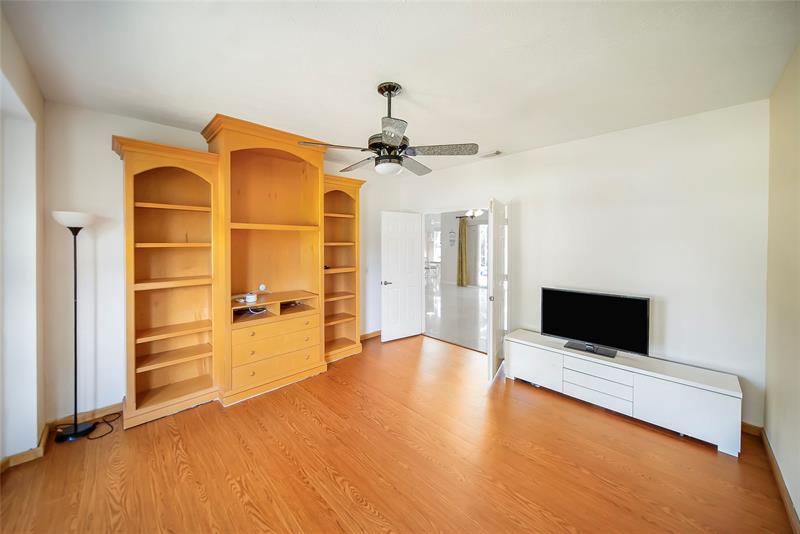 Image 8 of 61 For 7305 Elyse Circle