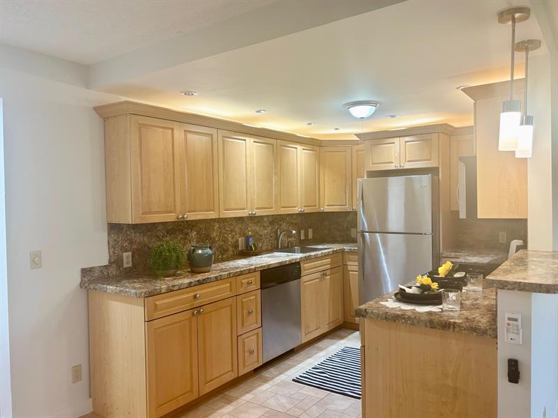 Image 2 of 19 For 135 Mansfield D  135