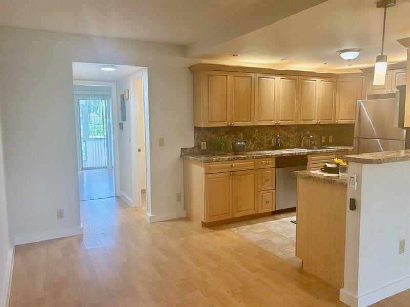 Image 5 of 19 For 135 Mansfield D  135