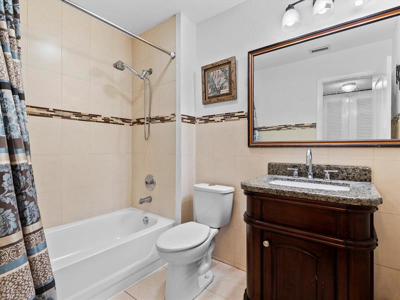 Image 18 of 27 For 4134 Carambola Cir  H403