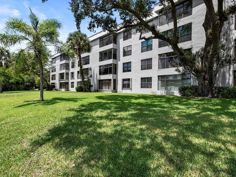 Image 20 of 27 For 4134 Carambola Cir  H403